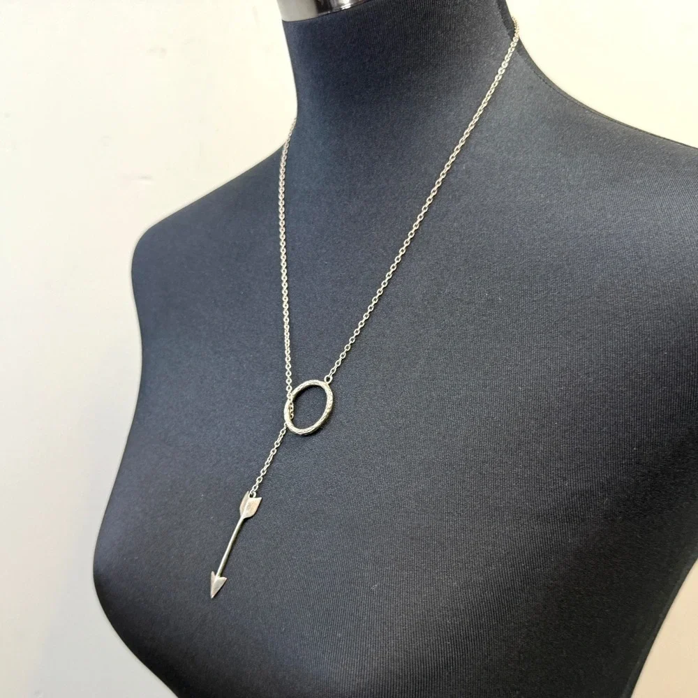 Necklace silver tone